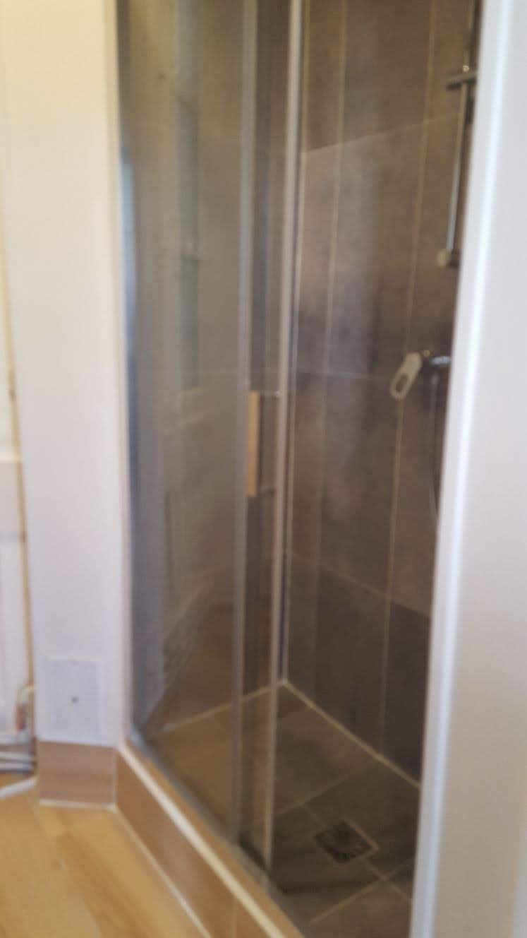 Salle de bain après (angle)